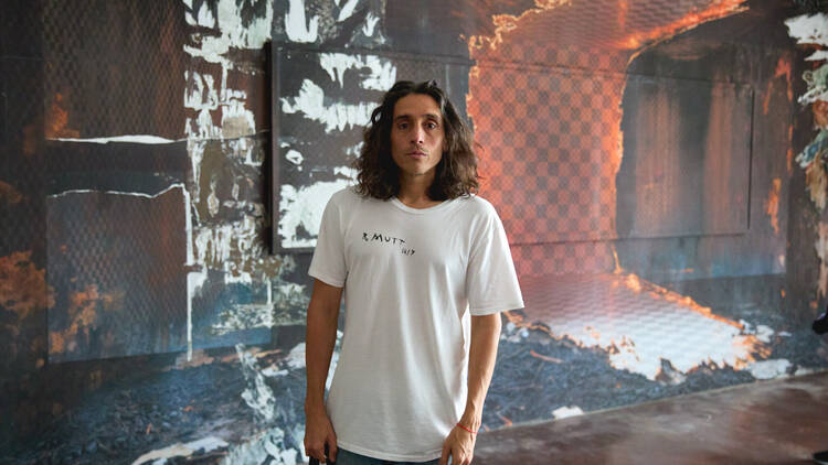 1. 現代の洞窟壁画に足を踏み入れる。