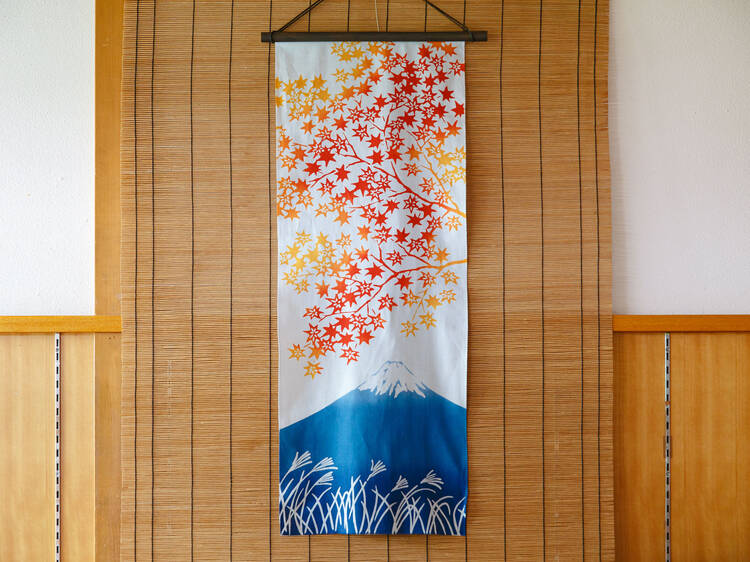Autumn leaf hunting – Fuji at sunset, ¥1,760