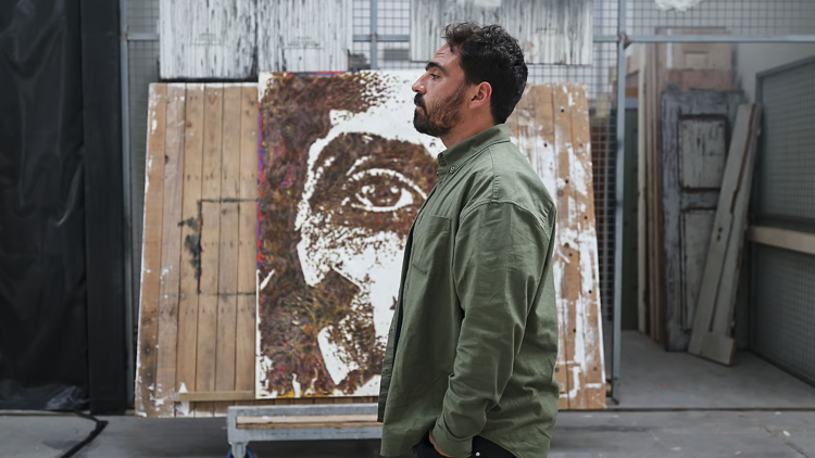 Vhils