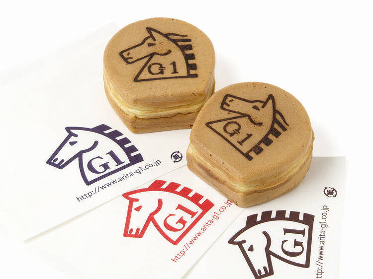 2. 名物グルメは記念に頬張る。 2. 名物グルメは記念に頬張る。