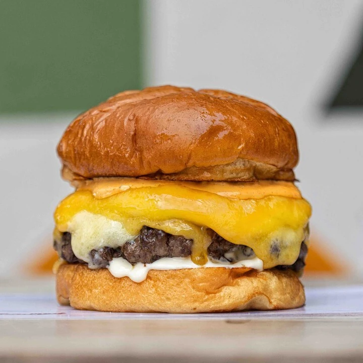 Hundred Burgers. Cheeseburger