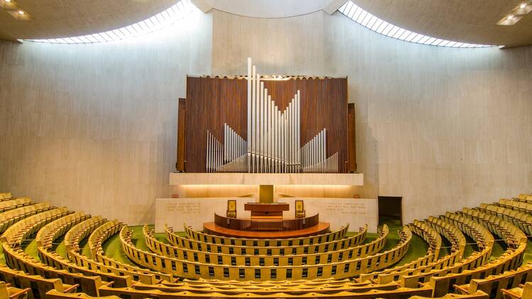 A panoramic photograph of Seventeenth Church of Christ, Scientist