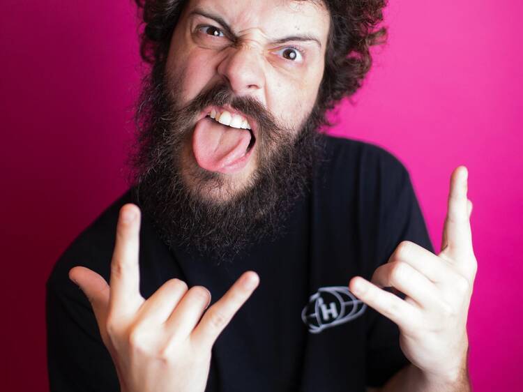 O humorista e cantor Diogo Defante faz show em Realengo e conta sua relação com o bairro