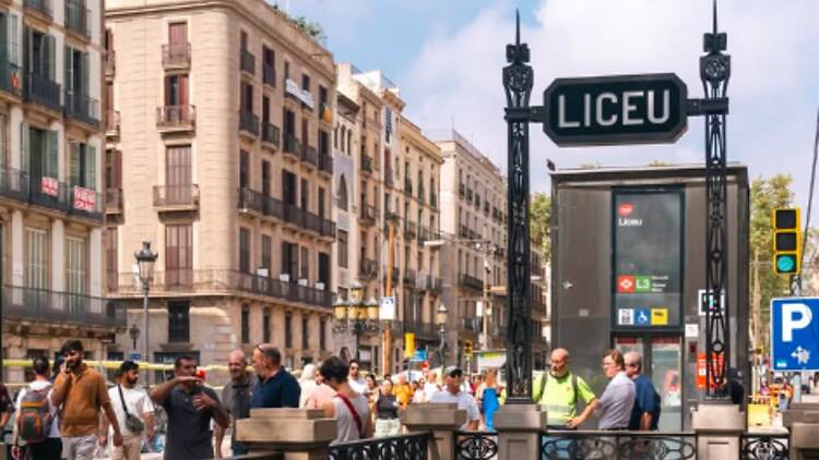 estació metro liceu