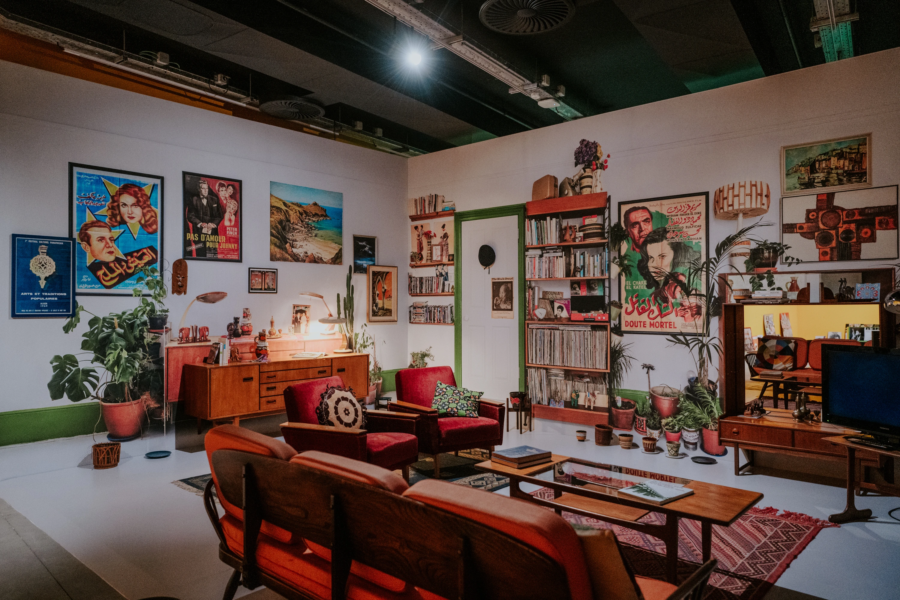 "Standing Here Wondering Which Way to Go", Zineb Sedira, CAM