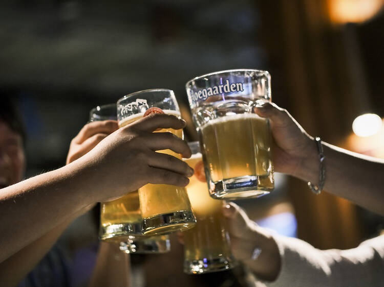 香港嘉里酒店百味村：德國啤酒節狂歡競飲