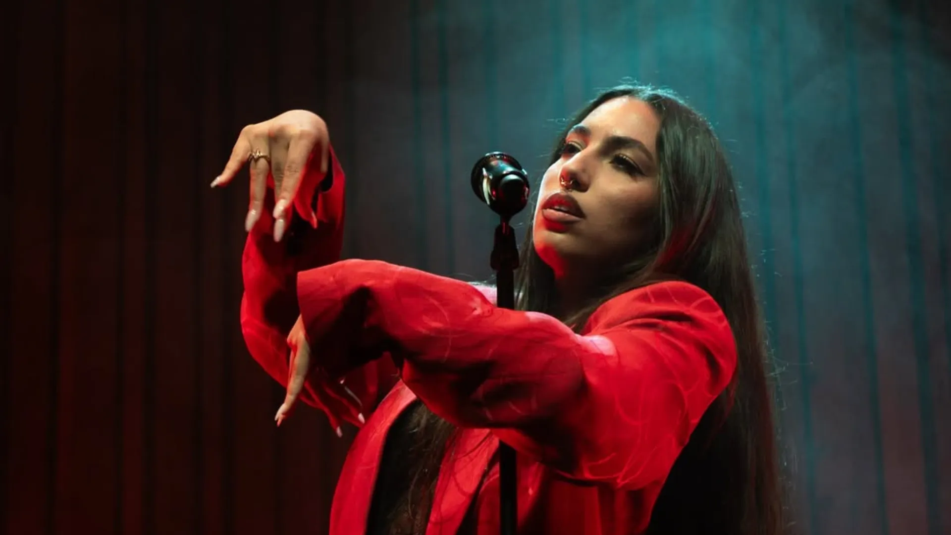 La artista María José Llergo, por @butroncoisse