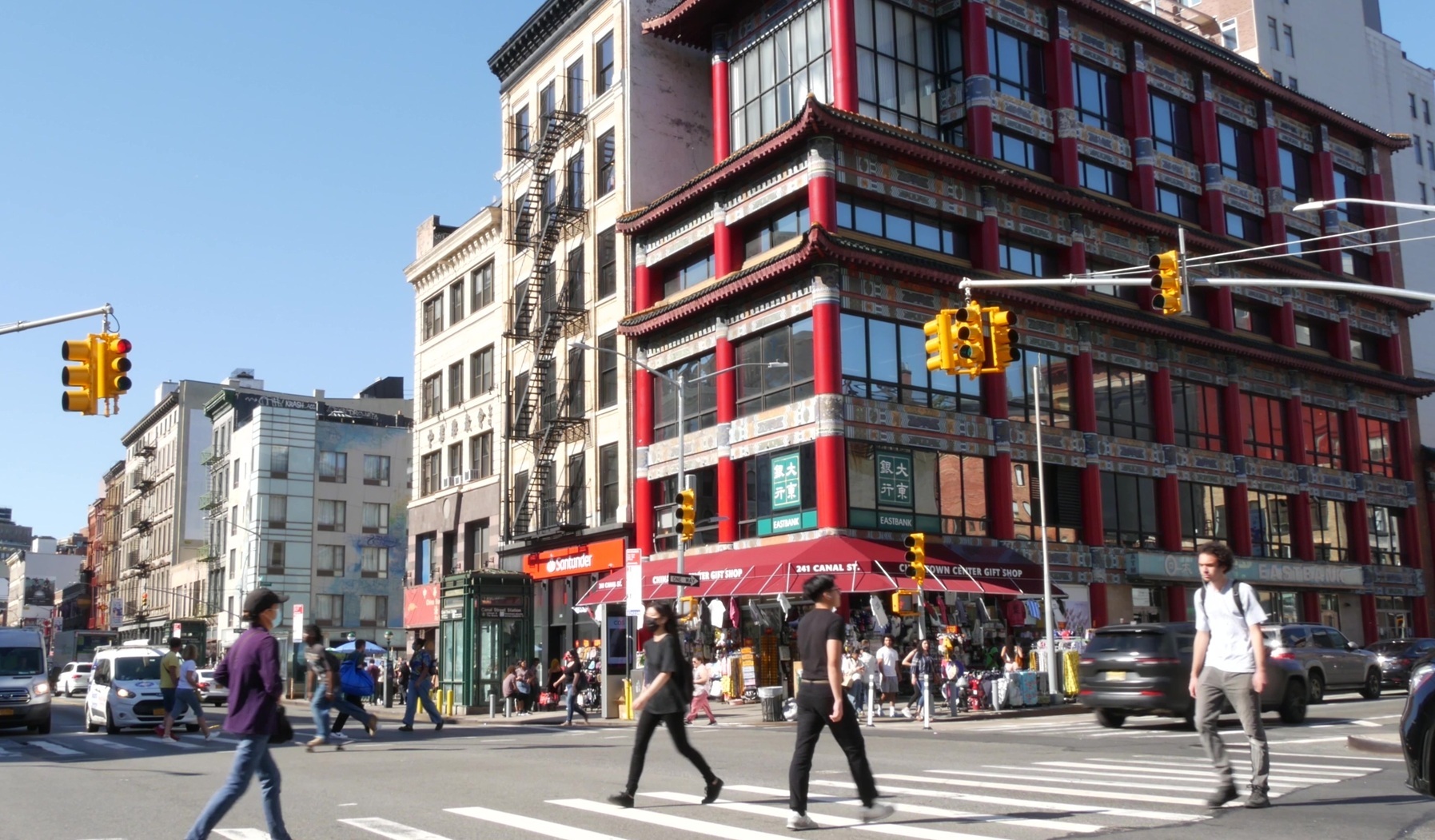 Canal Street is getting a much-needed pedestrian makeover with super-sized sidewalks