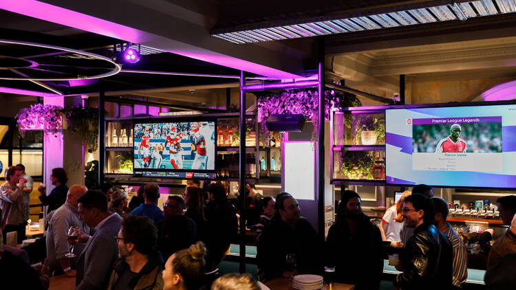 Harvey's Sports Bar and Grill