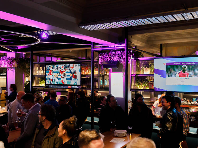Harvey's Sports Bar and Grill