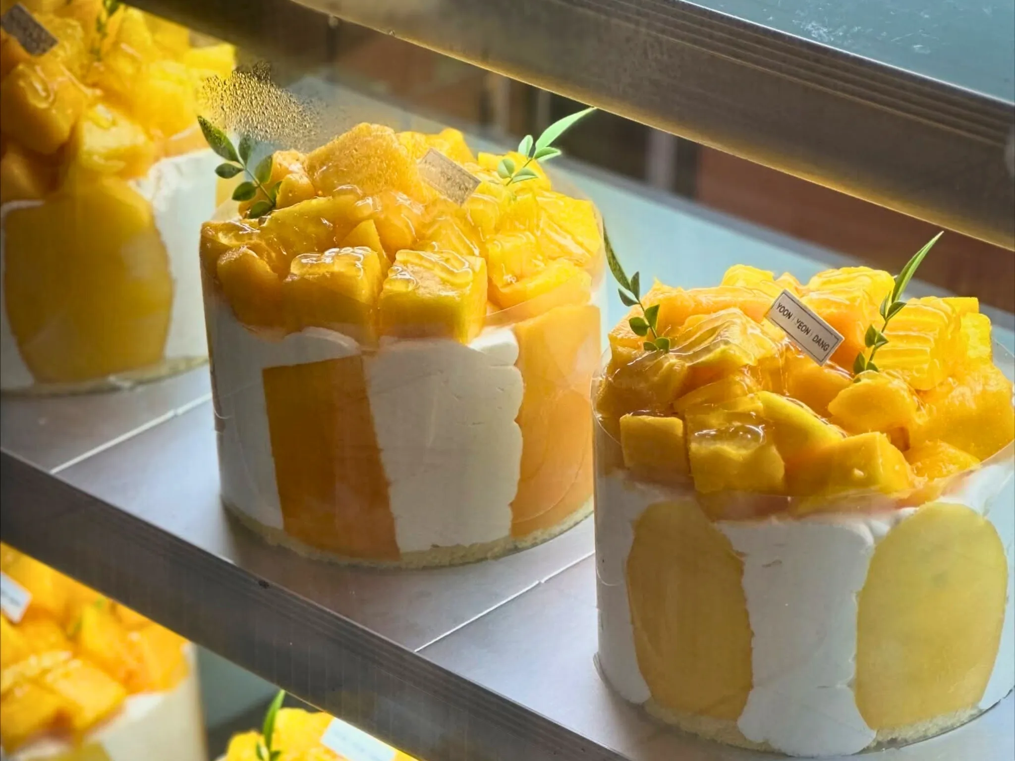 Yoon Yeon Dang mango cake