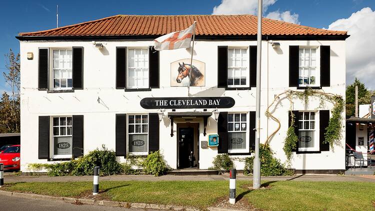 The Cleveland Bay, railway pub
