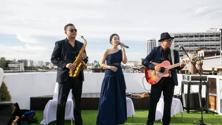 Cruise with your chosen ones on the Chao Phraya