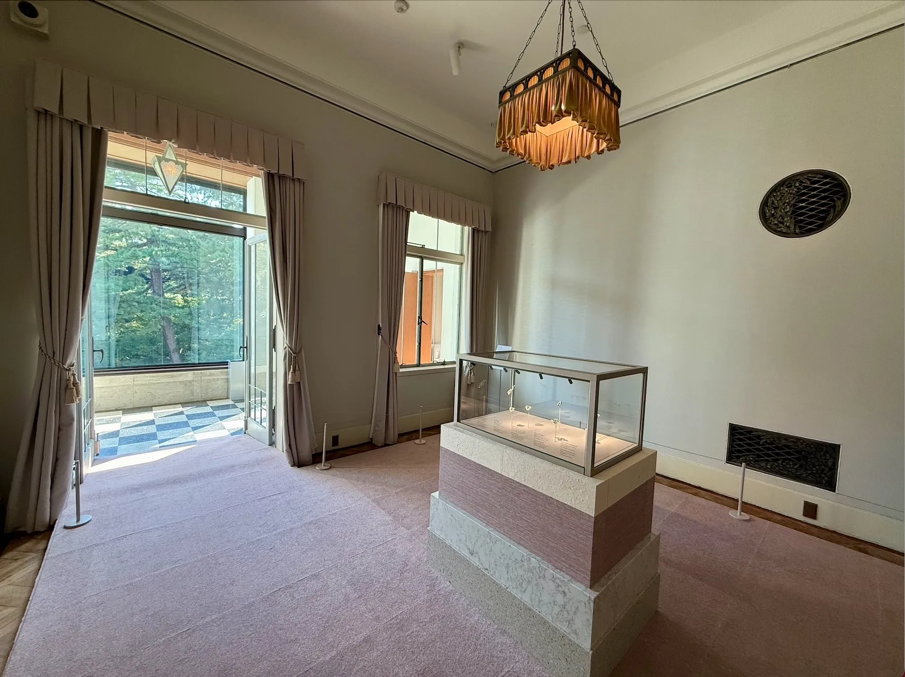 永遠なる瞬間 ヴァン クリーフ＆アーペル —— ハイジュエリーが語るアール・デコ