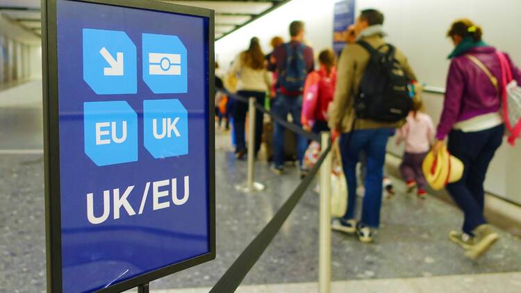 UK/EU passports sign at a UK airport