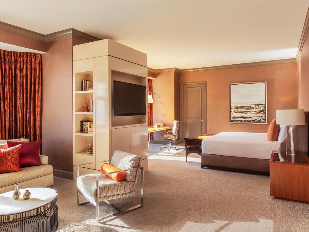 timeout.com - Liv Kelly - The 13 best hotels in the Chicago Loop right now