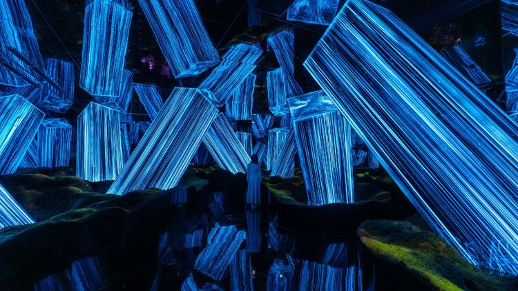 teamLab Biovortex Kyoto – Megaliths