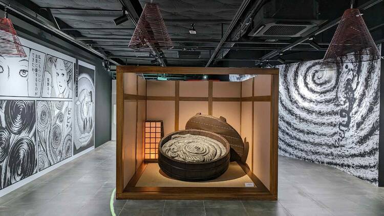 หากคุณชอบหลอนแบบขนหัวลุกงาน Junji Ito Collection Horror House ติ๊กถูกทุกข้อ หากคุณชอบหลอนแบบขนหัวลุกงาน Junji Ito Collection Horror House ติ๊กถูกทุกข้อ