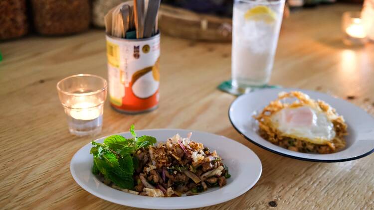 1. タイ人もうなる、本格料理を味わう。