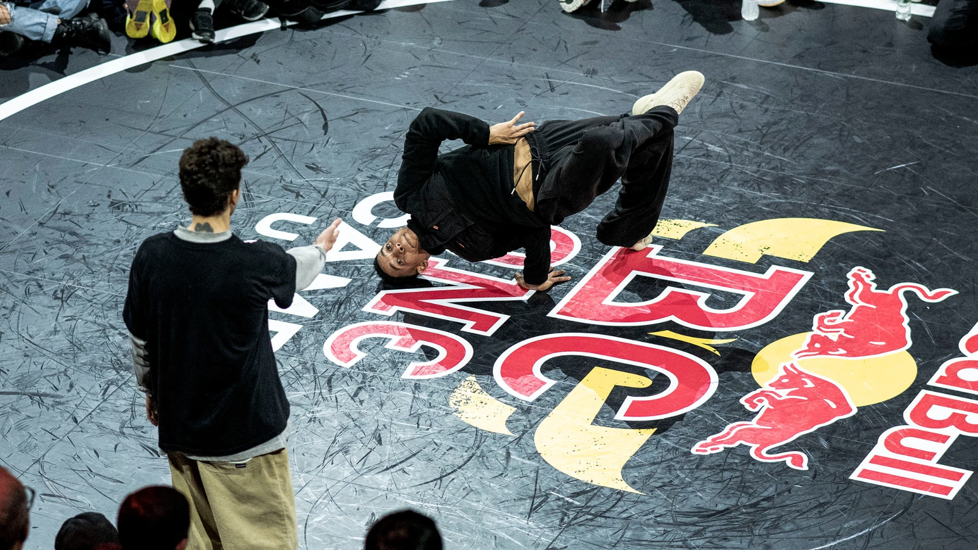 El breakdancer Mini Joe