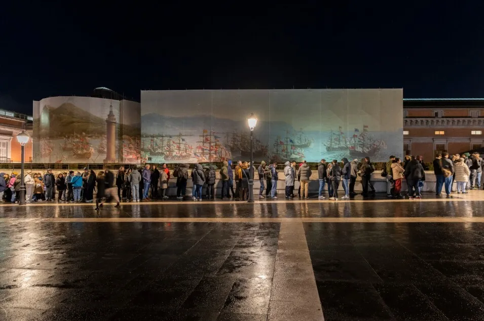 Cola para ver el Museo del Prado de noche