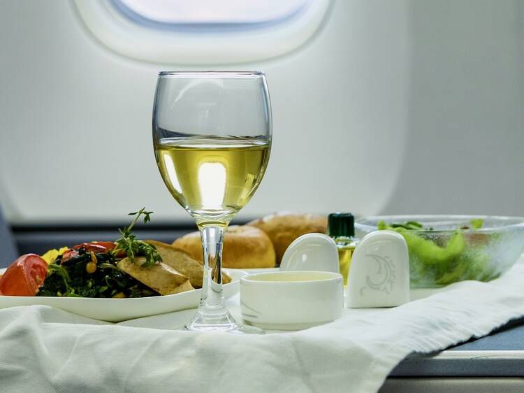 Air Canada now serving free beer, wine and snacks on all flights