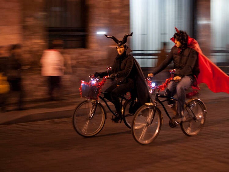 Tour en bici por casas embrujadas