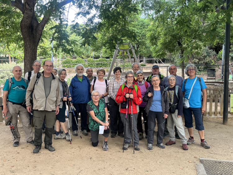 Un grupo de jubilados barceloneses lleva 30 años reuniéndose cada semana para ir de excursión