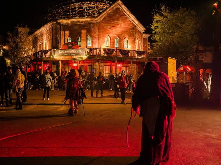 Halloween regresa a este conocido parque de Madrid con experiencias inmersivas, pasajes del terror, desfiles y un espectáculo de fuego