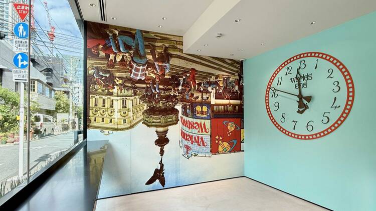 日本初のVivienne Westwood CAFÉが青山にオープン、パンクな美意識を凝縮