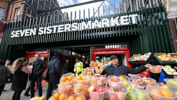 Front of Seven Sisters Market