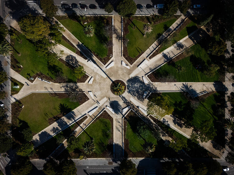 Com mais árvores e zonas de descanso, o jardim da Praça da República reabriu de cara lavada