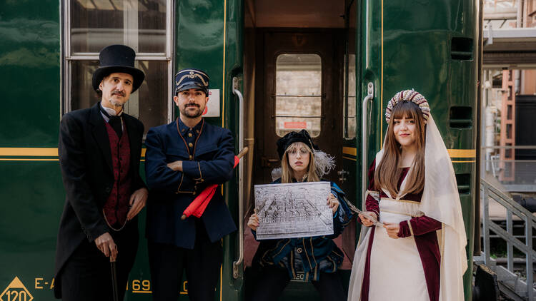 Así es viajar en el histórico Tren de Felipe II