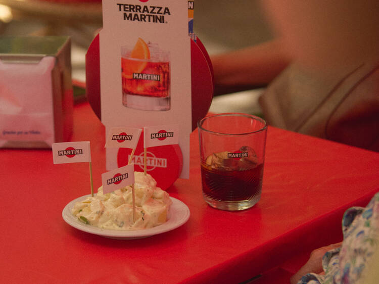 El terraceo se viste de rojo