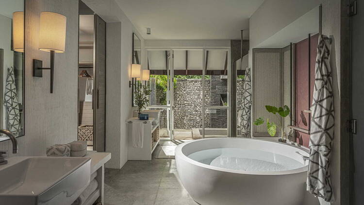 Four Seasons Landaa Giraavaru