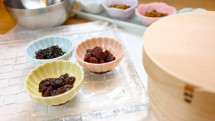 Make some onigiri flavoured with tsukudani, Edo’s favourite snack Make some onigiri flavoured with tsukudani, Edo’s favourite snack