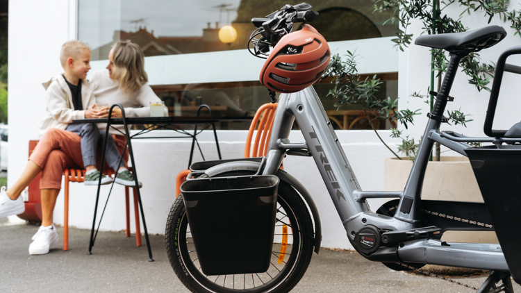 Pop into a bike-friendly cafe Pop into a bike-friendly cafe