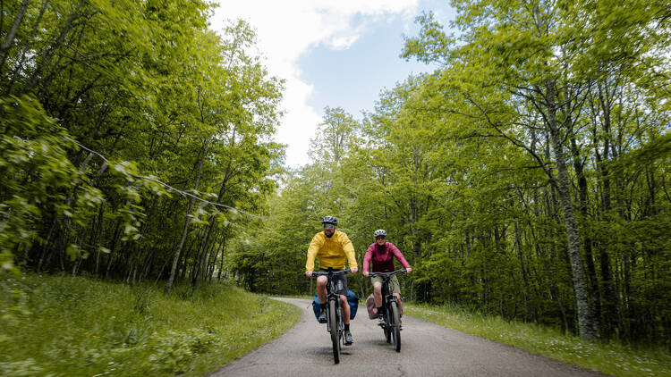 Circle the inner-city bike trails