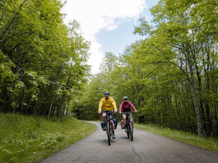 Circle the inner-city bike trails