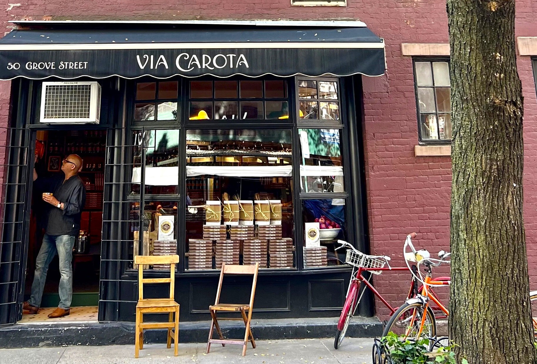 The acclaimed NYC chefs behind Via Carota and I Sodi are reimagining The Met's restaurant program-and there better be lasagna on