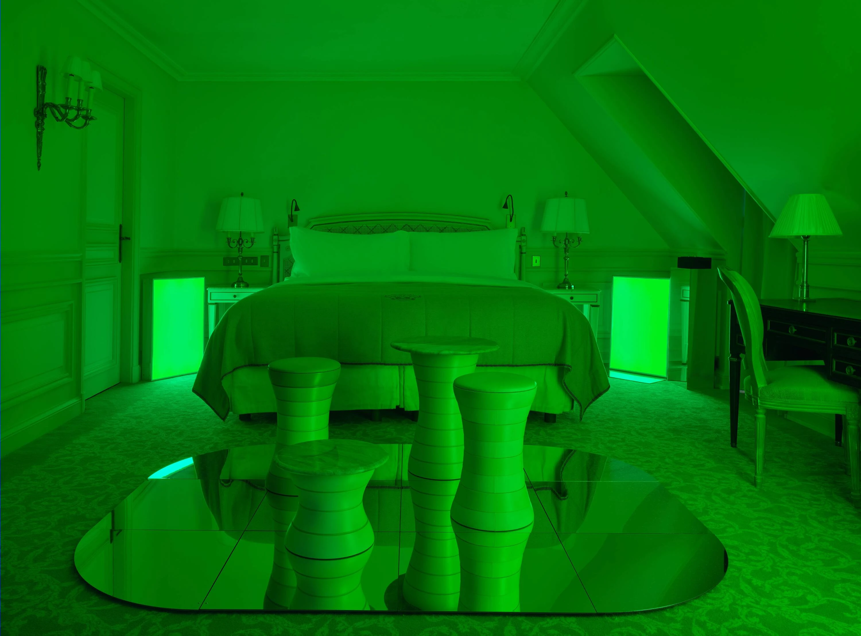 La nouvelle suite du Meurice o&ugrave; l&rsquo;on dort dans une &oelig;uvre d&rsquo;art immersive