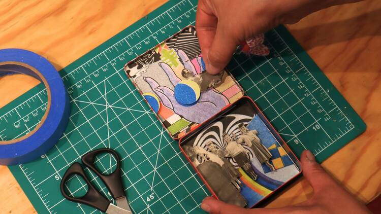 Taller de collage en Club collage CDMX