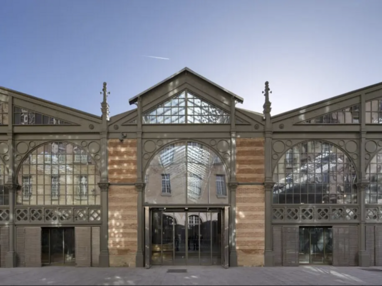 En parallèle d’Art Basel, la foire AKAA célèbre l’art africain au Carreau du Temple