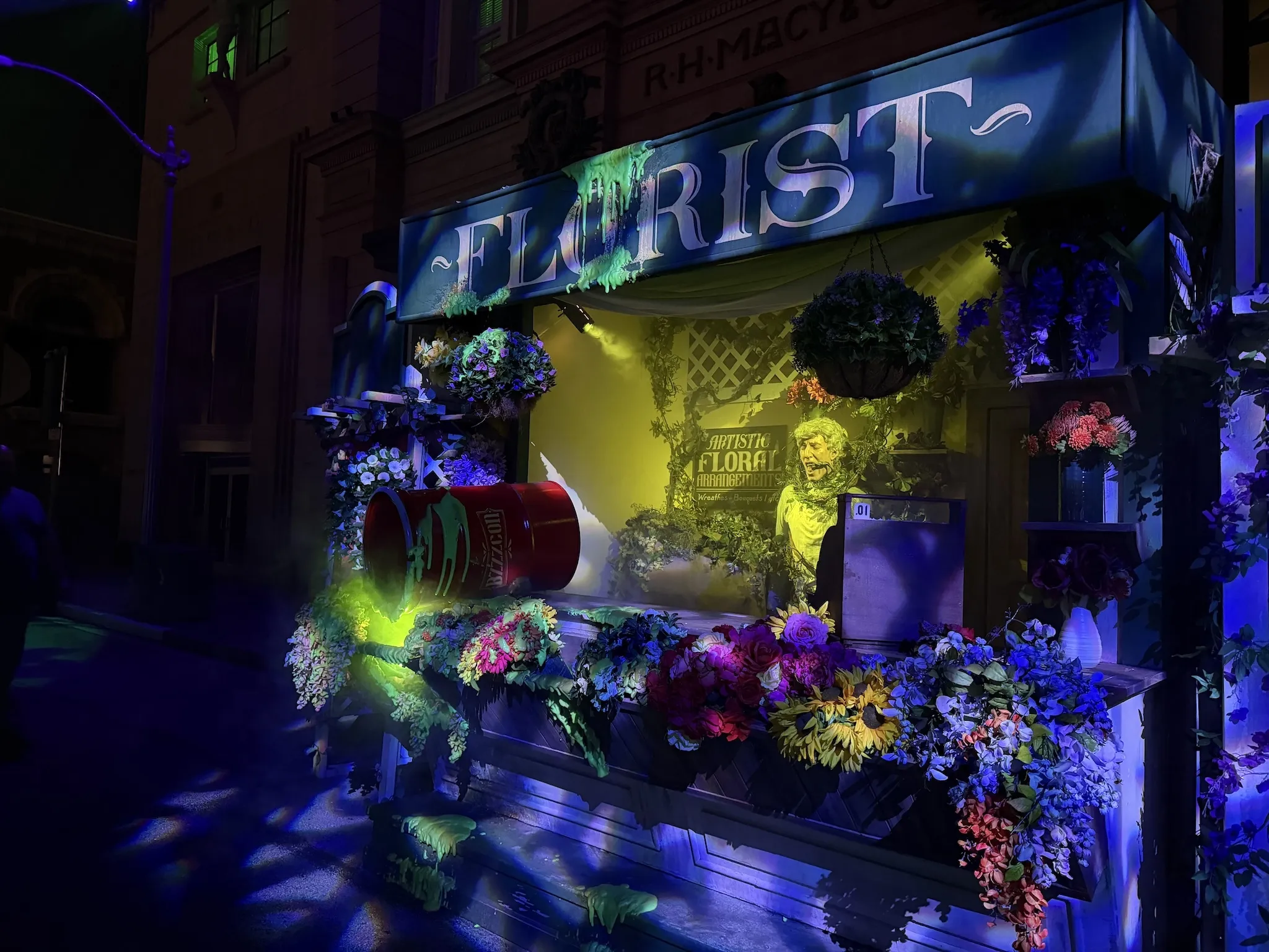 Halloween Horror Nights 2025 - Florist