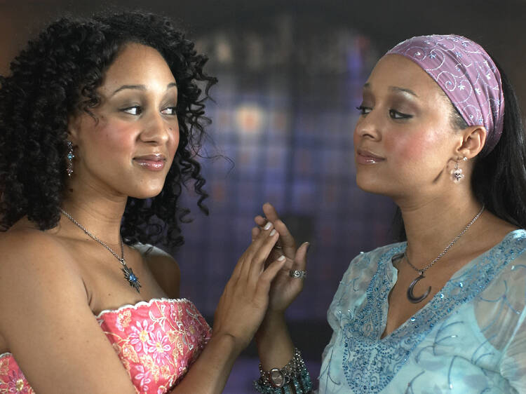 Twitches (2005) Twitches (2005)