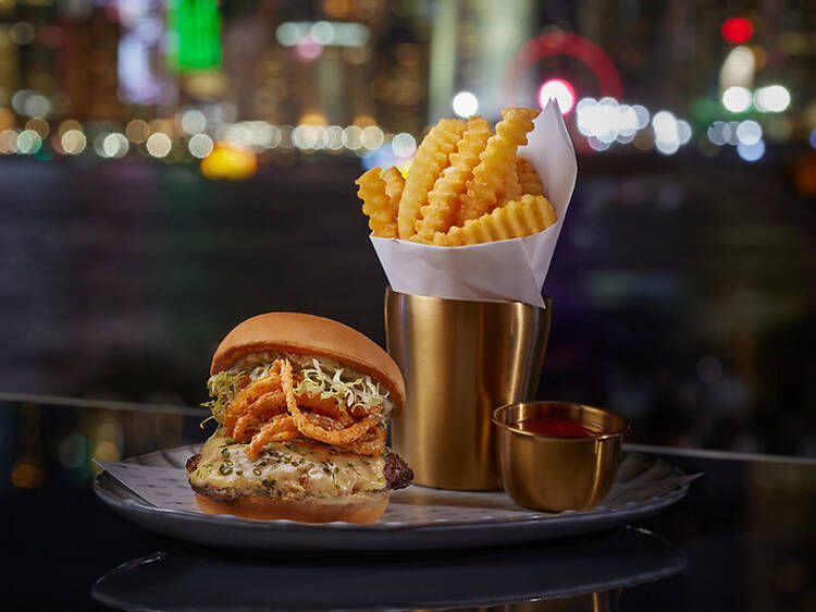 香港麗晶酒店 x Shake Shack 推出全球獨家鵝肝漢堡