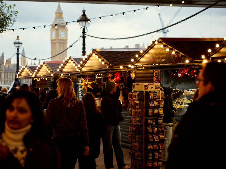Five fabulous ways to enjoy the festive season in London for less