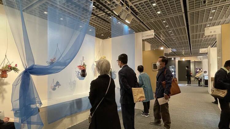 120 galleries under one roof