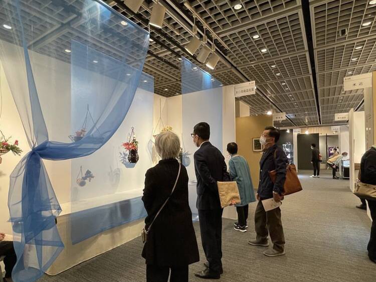 120 galleries under one roof