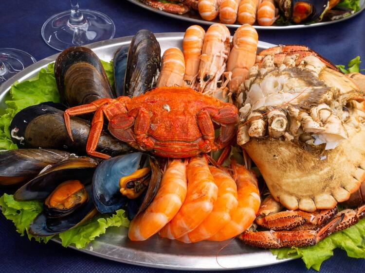 Llega la gran fiesta del marisco a buen precio y directo de Galicia: un pabellón de Madrid se llena de pulpo, nécoras, centollos, almejas... durante más de dos semanas